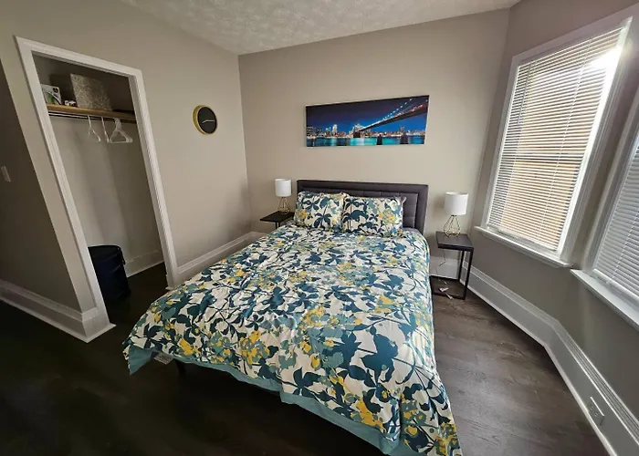 Elegant 4 Bedroom @Cleveland Clinic Area